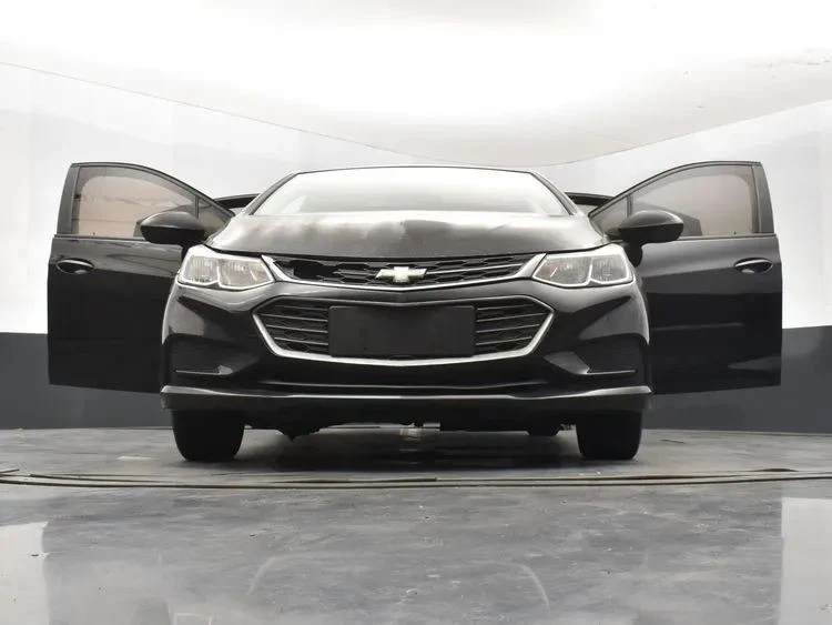 2018 Chevrolet Cruze - Image 11 of 12