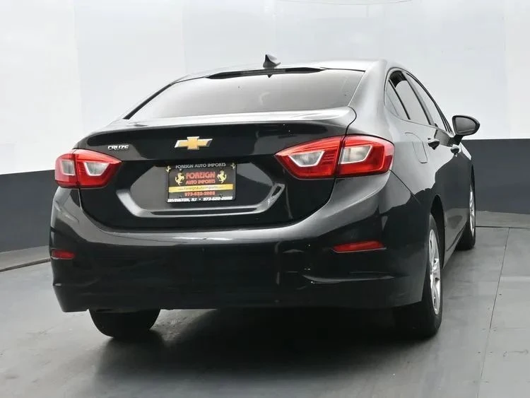 2018 Chevrolet Cruze - Image 8 of 12