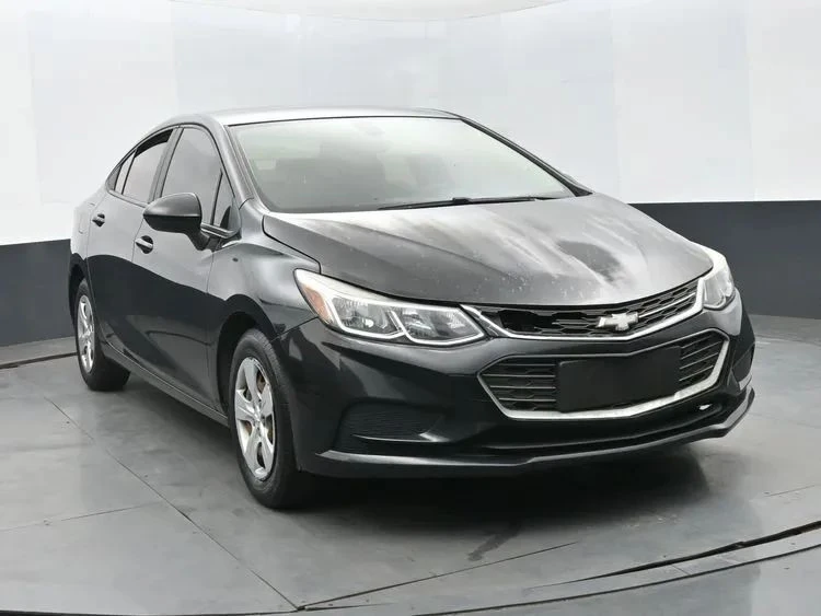 2018 Chevrolet Cruze - Image 2 of 12