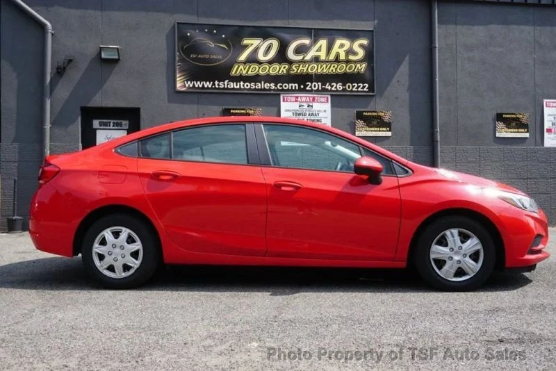 2018 Chevrolet Cruze - Image 8 of 12