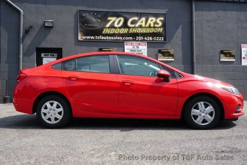 2018 Chevrolet Cruze - Image 8 of 12