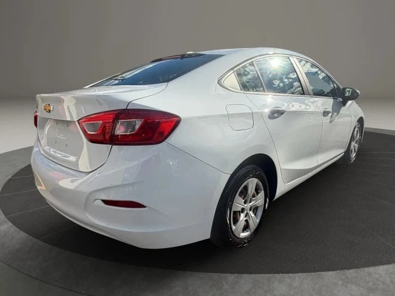 2018 Chevrolet Cruze - Image 5 of 12