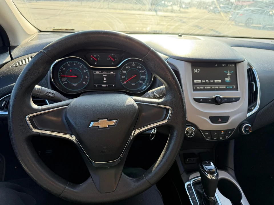 2018 Chevrolet Cruze - Image 20 of 21