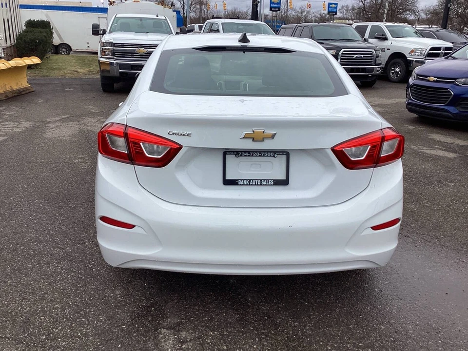 2018 Chevrolet Cruze - Image 8 of 20