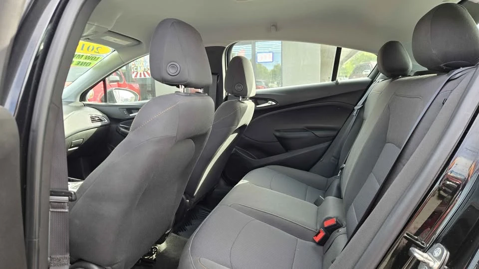 2018 Chevrolet Cruze - Image 8 of 12