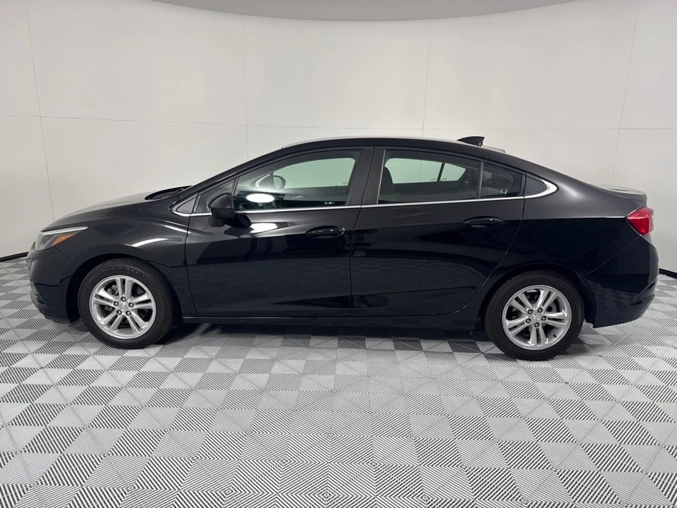 2018 Chevrolet Cruze - Image 9 of 12