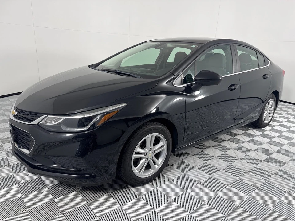2018 Chevrolet Cruze - Image 10 of 12