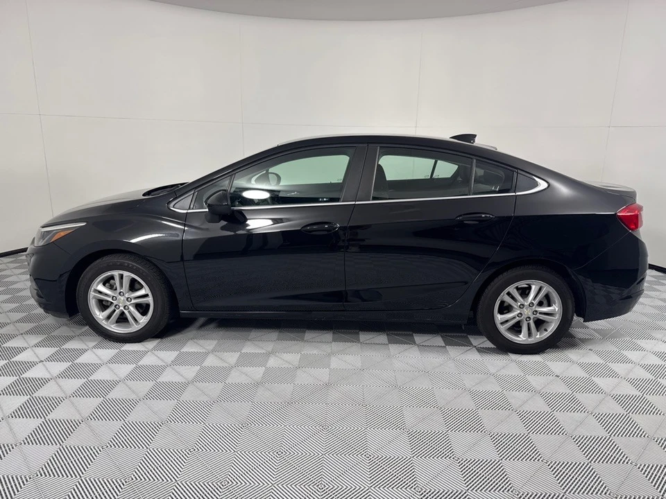 2018 Chevrolet Cruze - Image 9 of 12