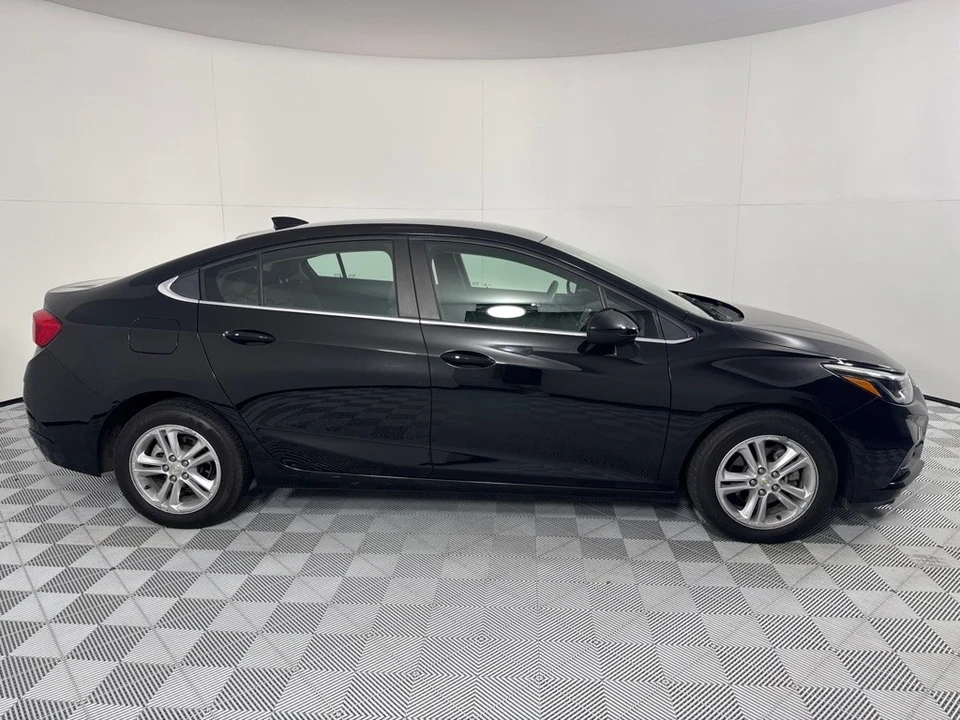 2018 Chevrolet Cruze - Image 4 of 12
