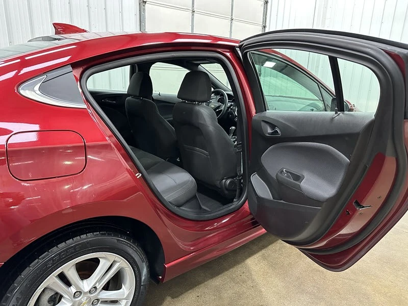 2018 Chevrolet Cruze - Image 14 of 21