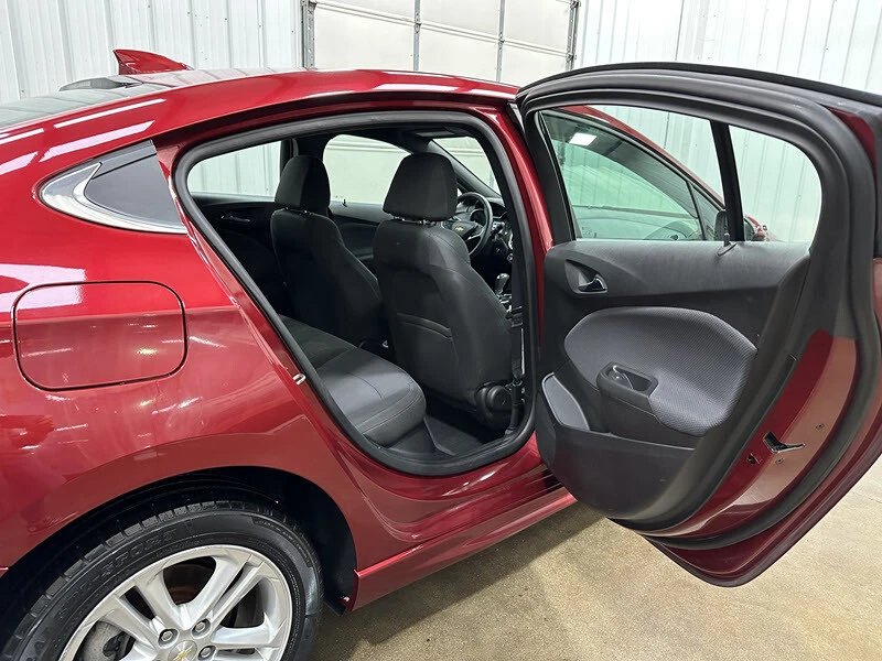 2018 Chevrolet Cruze - Image 14 of 21