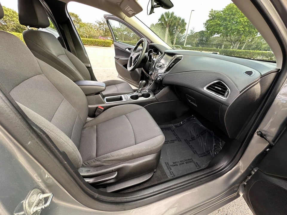 2018 Chevrolet Cruze - Image 17 of 21