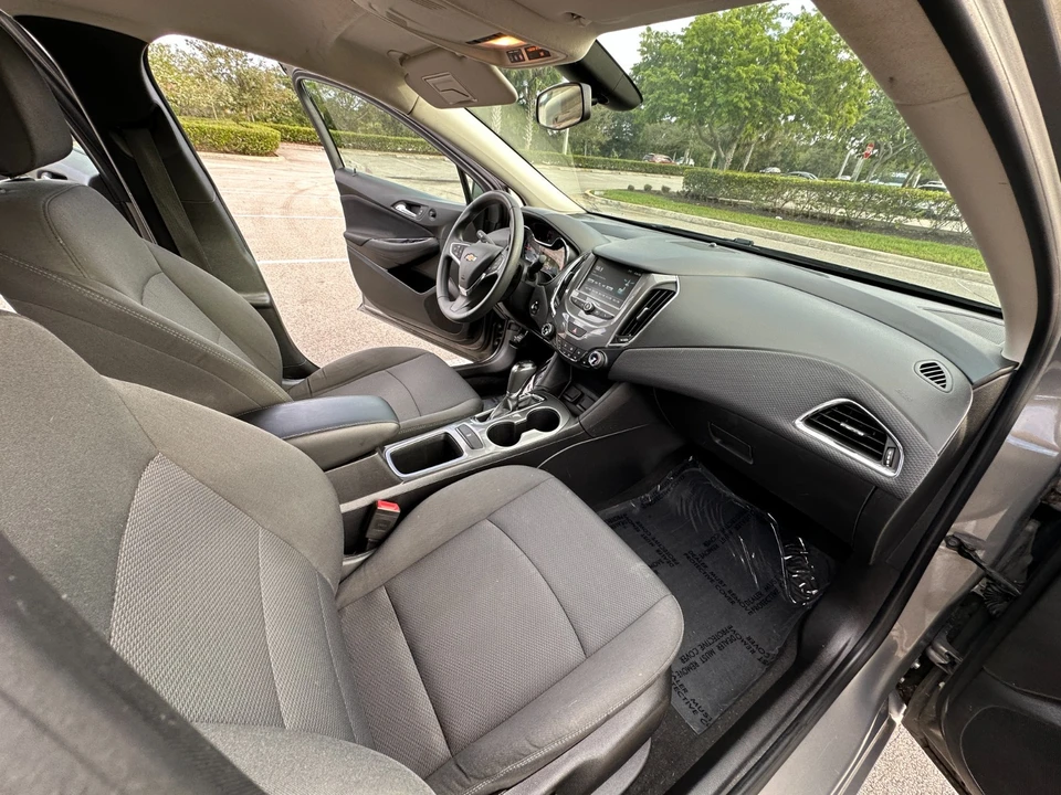 2018 Chevrolet Cruze - Image 18 of 21