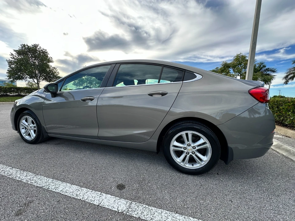 2018 Chevrolet Cruze - Image 5 of 21