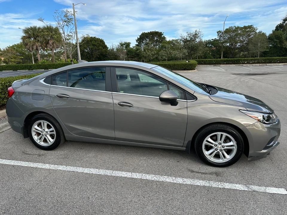 2018 Chevrolet Cruze - Image 10 of 21