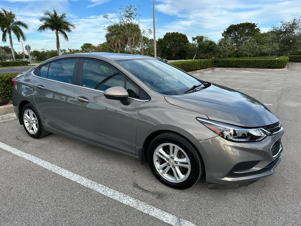 2018 Chevrolet Cruze - Image 11 of 21