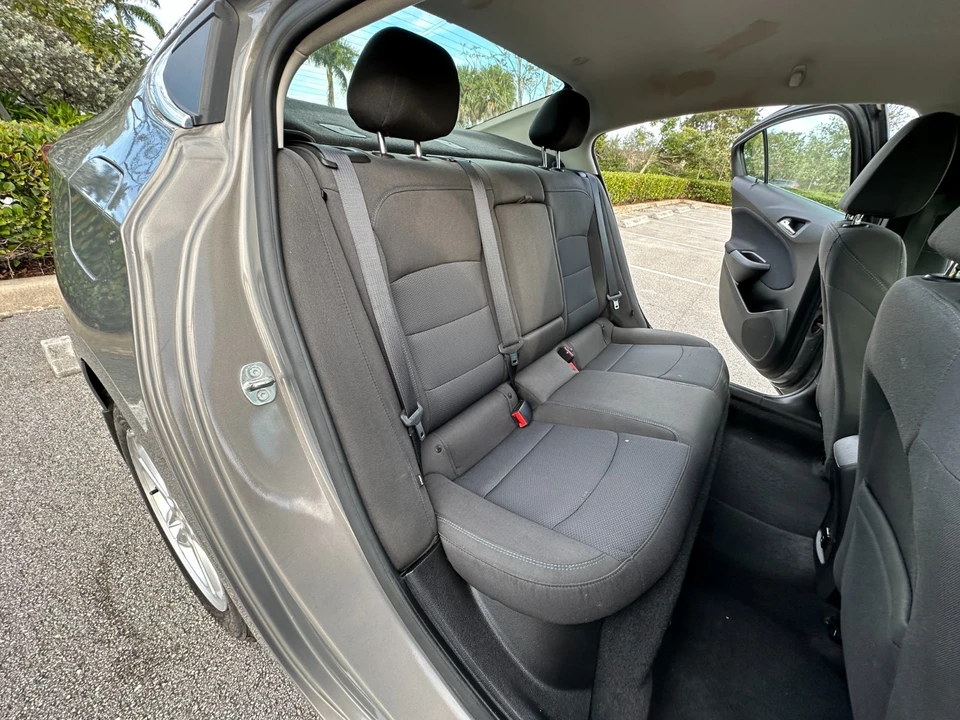 2018 Chevrolet Cruze - Image 16 of 21