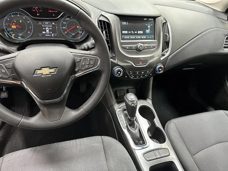 2018 Chevrolet Cruze - Image 10 of 12