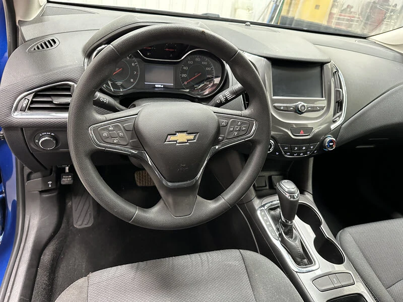2018 Chevrolet Cruze - Image 9 of 21