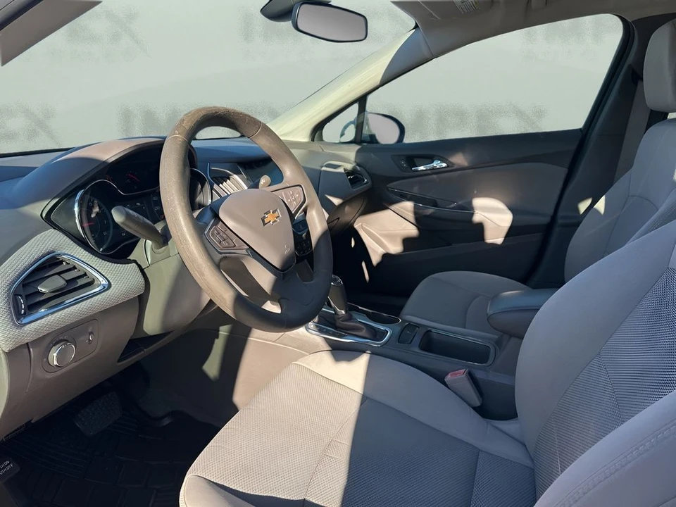 2018 Chevrolet Cruze - Image 9 of 12