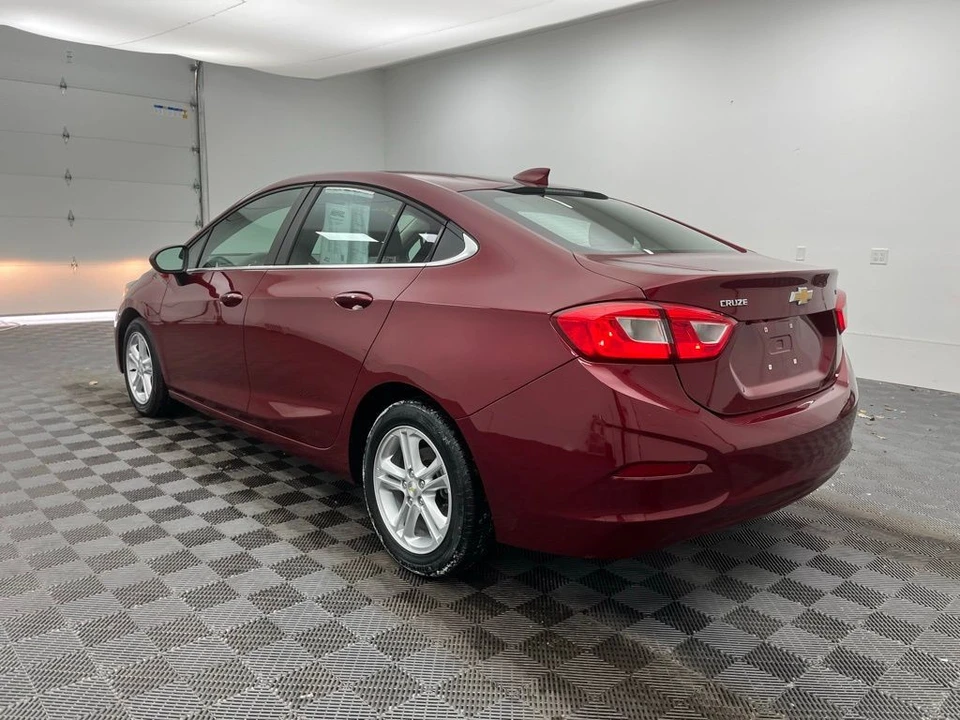 2018 Chevrolet Cruze - Image 10 of 12