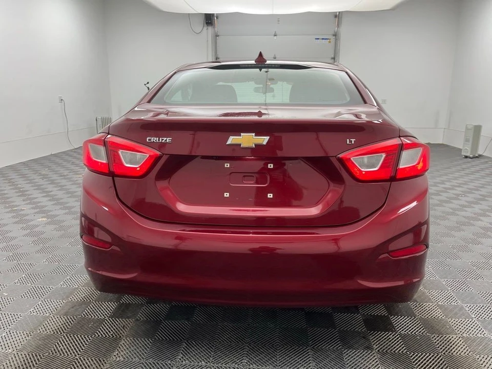 2018 Chevrolet Cruze - Image 11 of 12