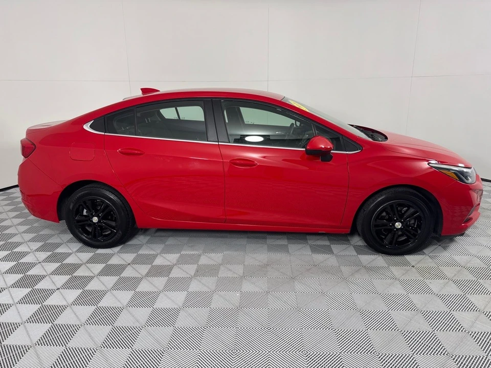 2018 Chevrolet Cruze - Image 4 of 12