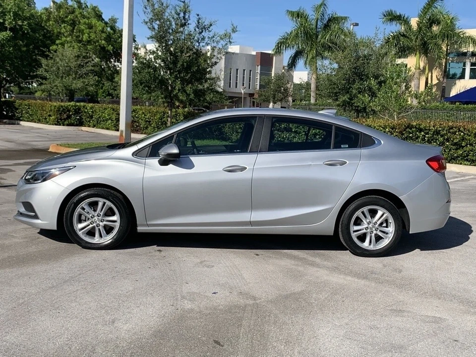 2018 Chevrolet Cruze - Image 10 of 12