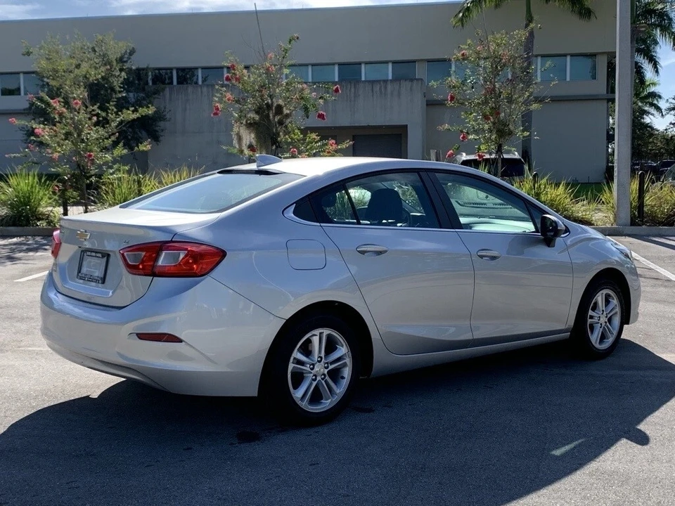 2018 Chevrolet Cruze - Image 3 of 12