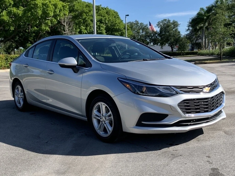 2018 Chevrolet Cruze - Image 2 of 12