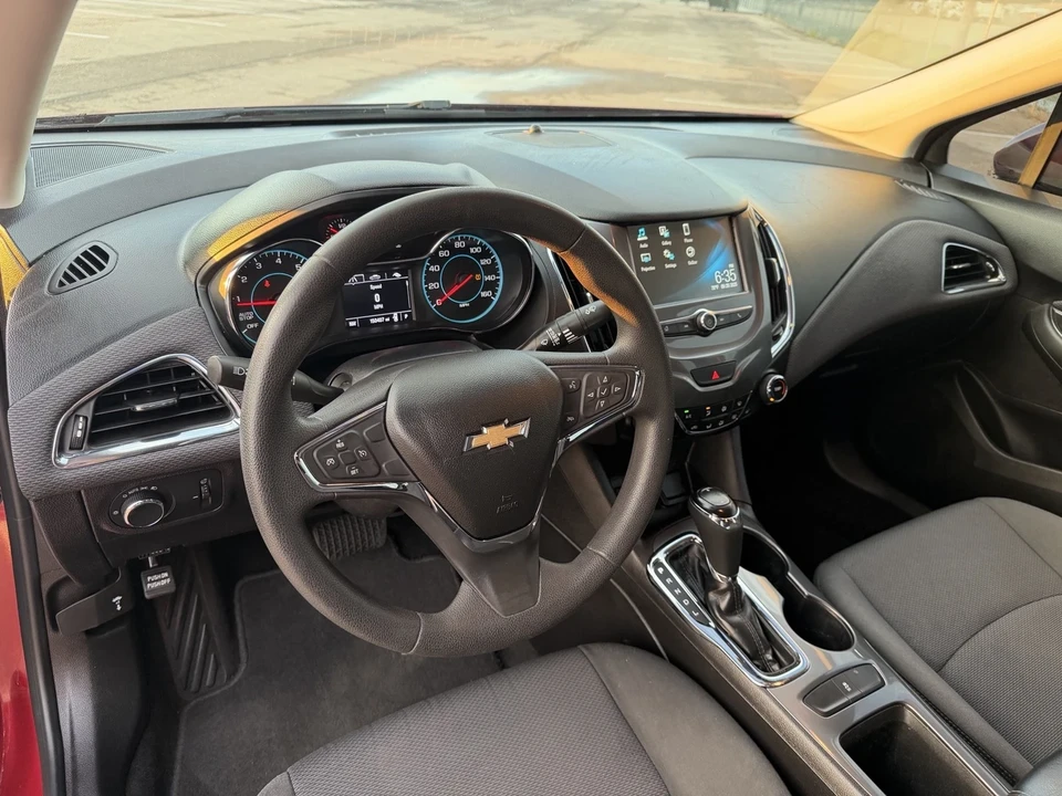 2018 Chevrolet Cruze - Image 11 of 20