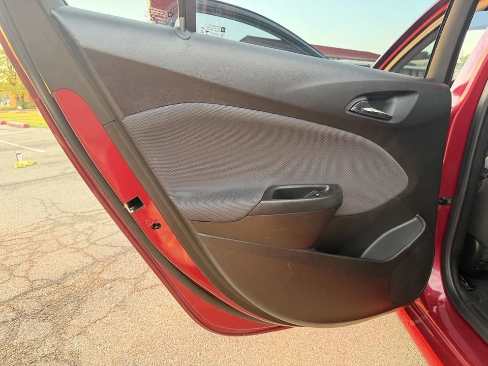2018 Chevrolet Cruze - Image 12 of 20