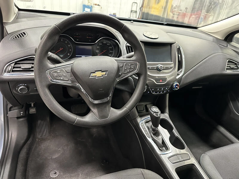 2018 Chevrolet Cruze - Image 9 of 12