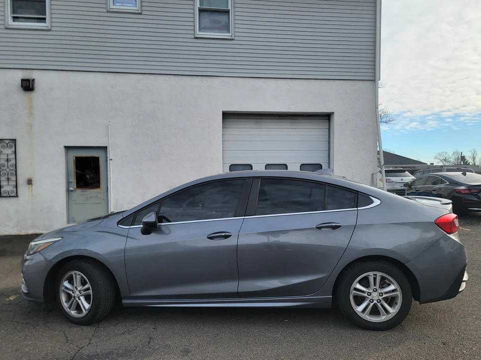 2018 Chevrolet Cruze - Image 2 of 20
