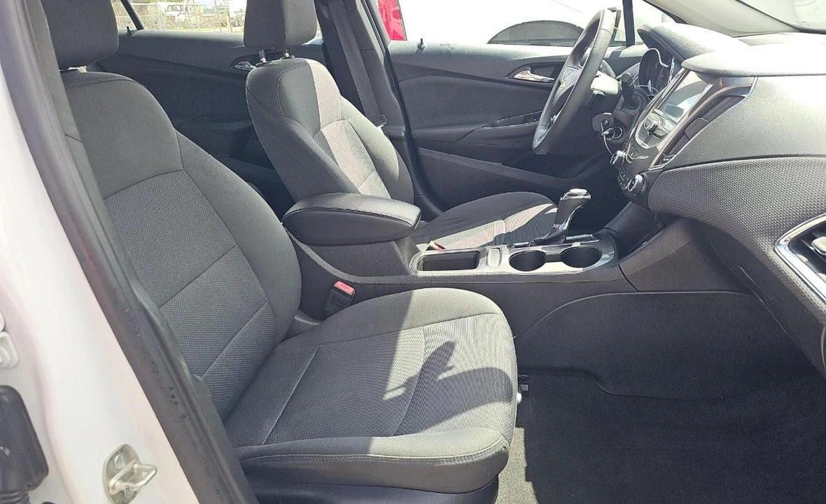 2018 Chevrolet Cruze - Image 8 of 13