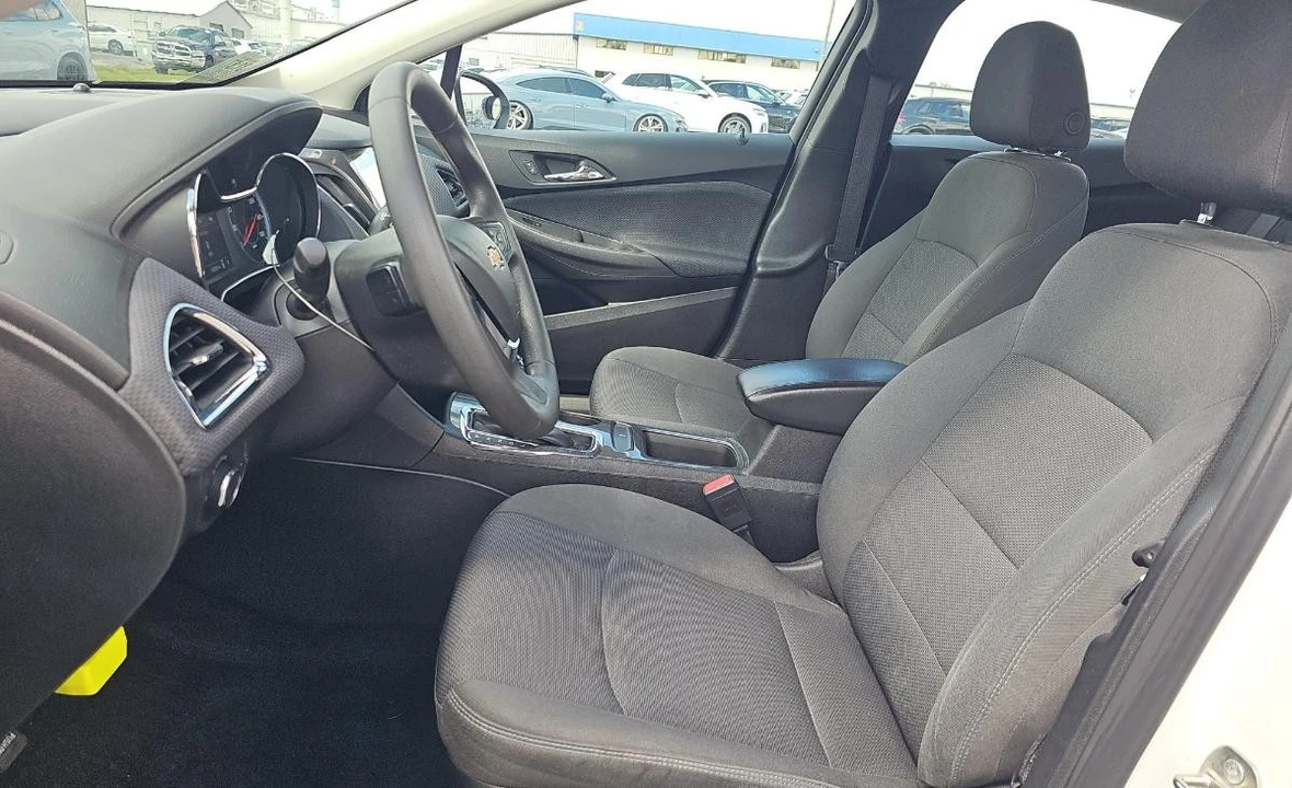2018 Chevrolet Cruze - Image 7 of 13