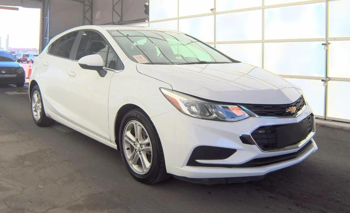 2018 Chevrolet Cruze - Image 3 of 13