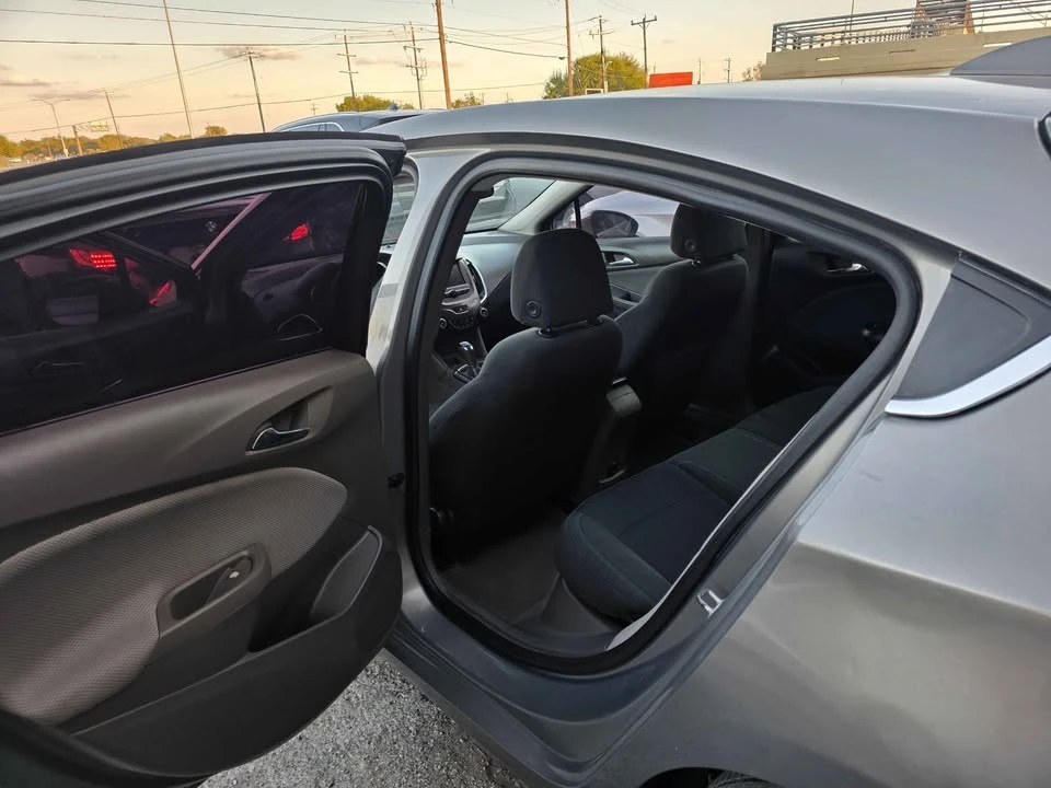 2018 Chevrolet Cruze - Image 7 of 9