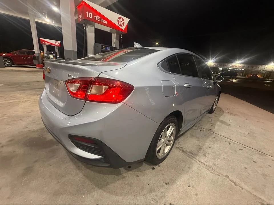 2018 Chevrolet Cruze - Image 4 of 10
