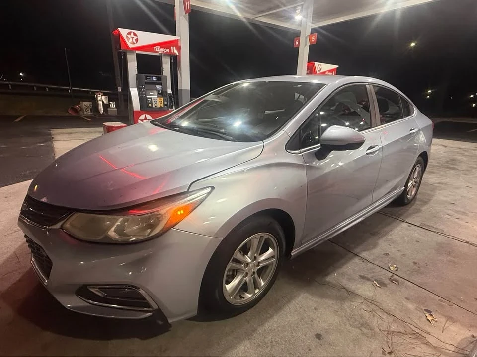 2018 Chevrolet Cruze - Image 3 of 10