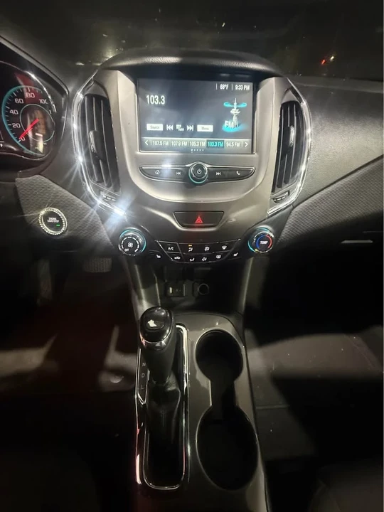 2018 Chevrolet Cruze - Image 8 of 10