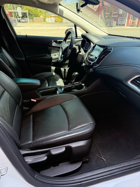 2018 Chevrolet Cruze - Image 7 of 10