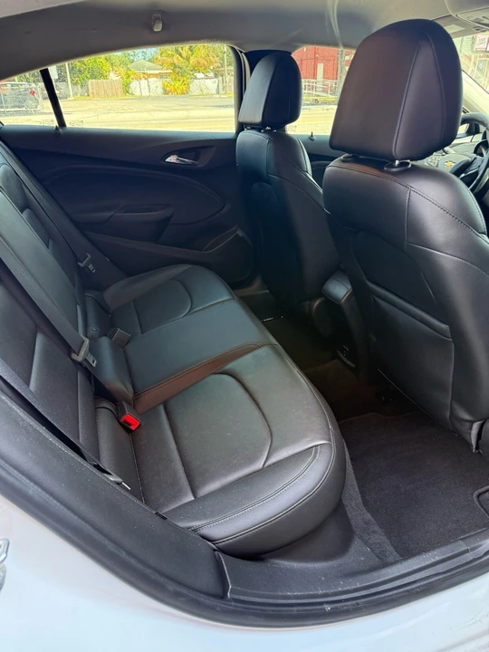 2018 Chevrolet Cruze - Image 9 of 10