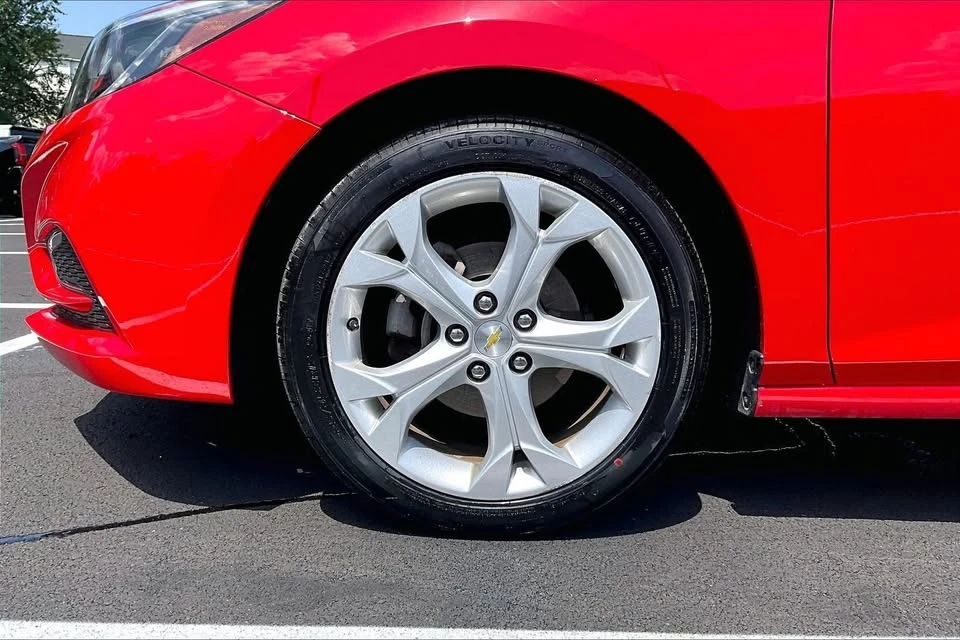 2018 Chevrolet Cruze - Image 9 of 20