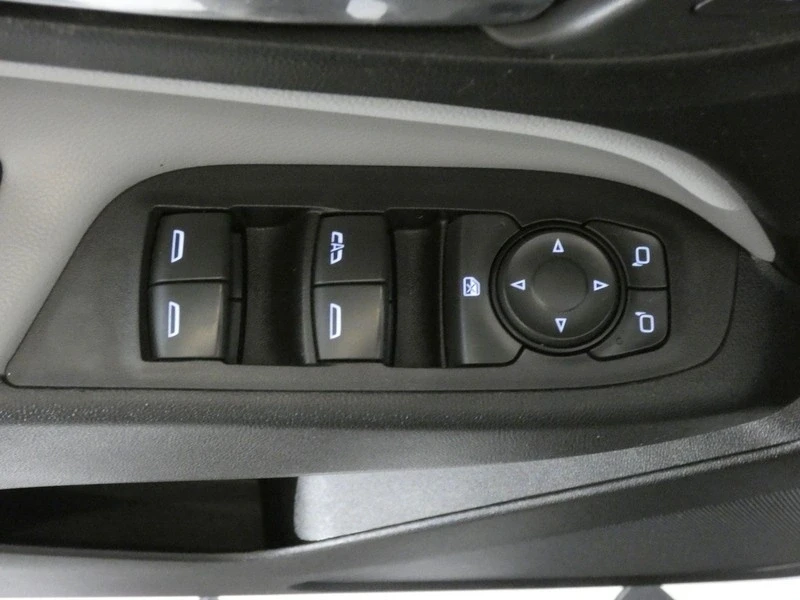 2018 Chevrolet Equinox - Image 19 of 21