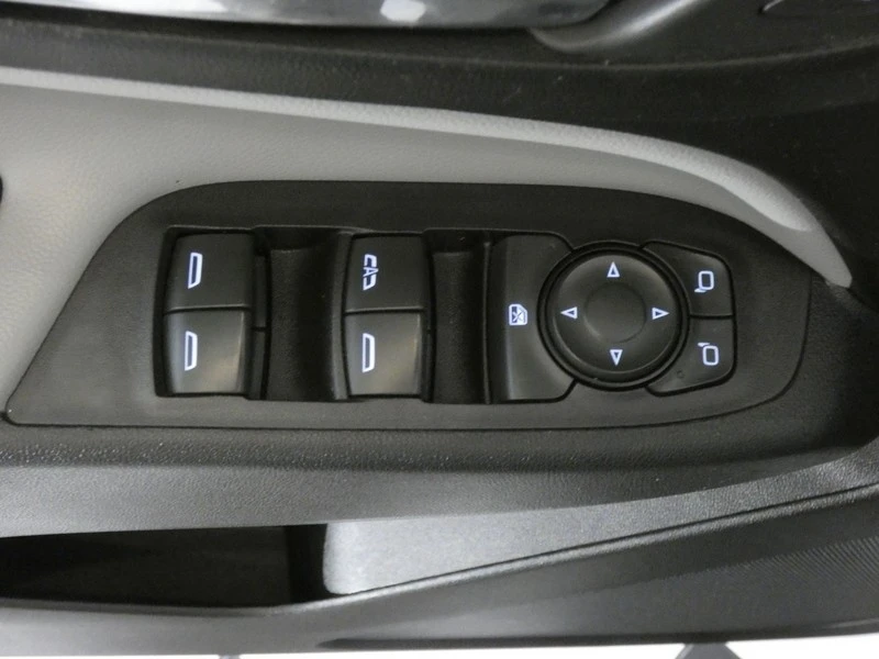 2018 Chevrolet Equinox - Image 19 of 21