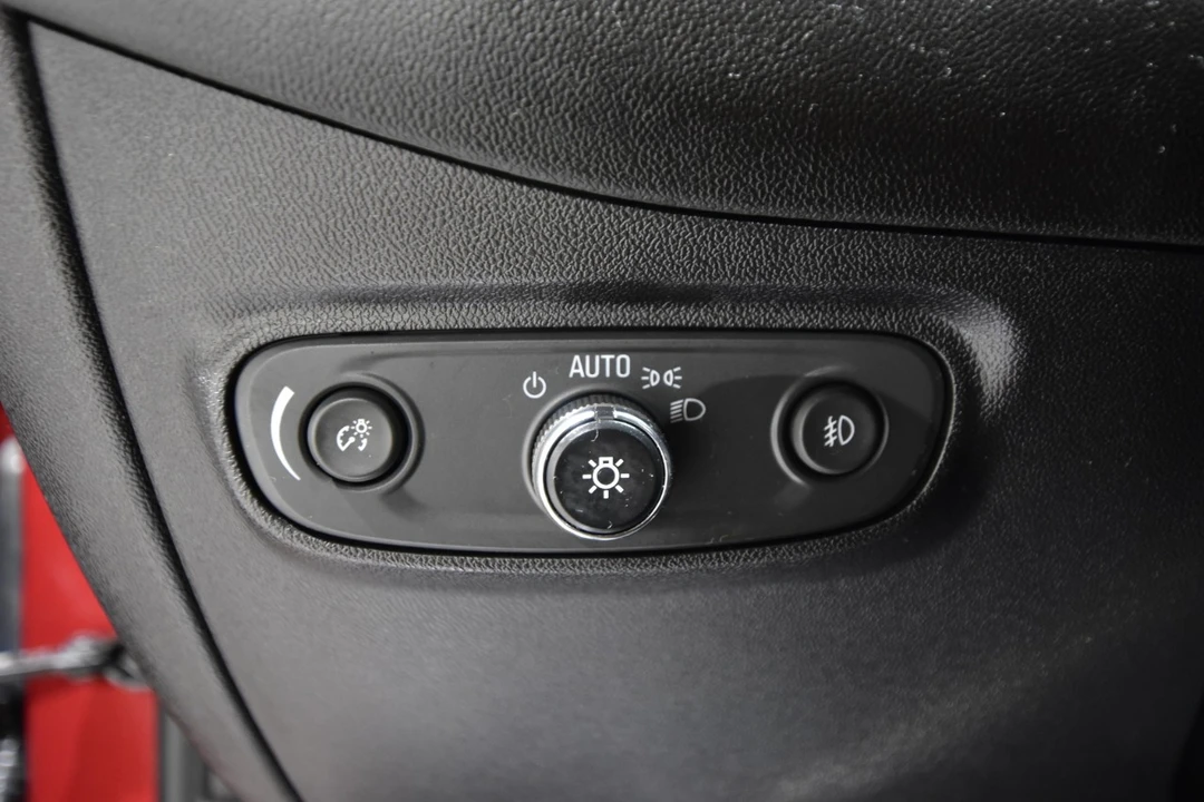 2018 Chevrolet Equinox - Image 17 of 21