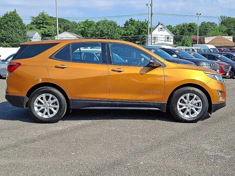 2018 Chevrolet Equinox - Image 8 of 12