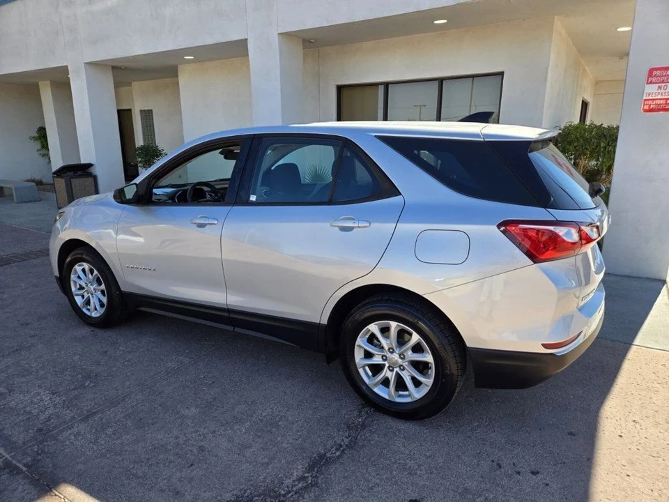 2018 Chevrolet Equinox - Image 2 of 20