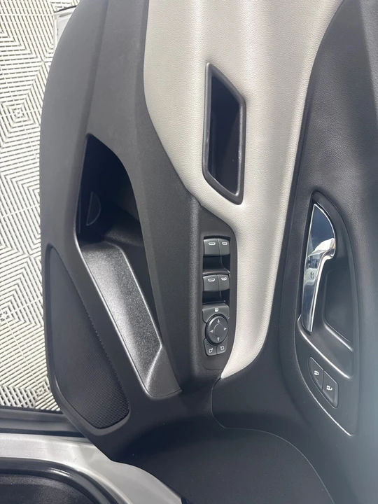 2018 Chevrolet Equinox - Image 12 of 12